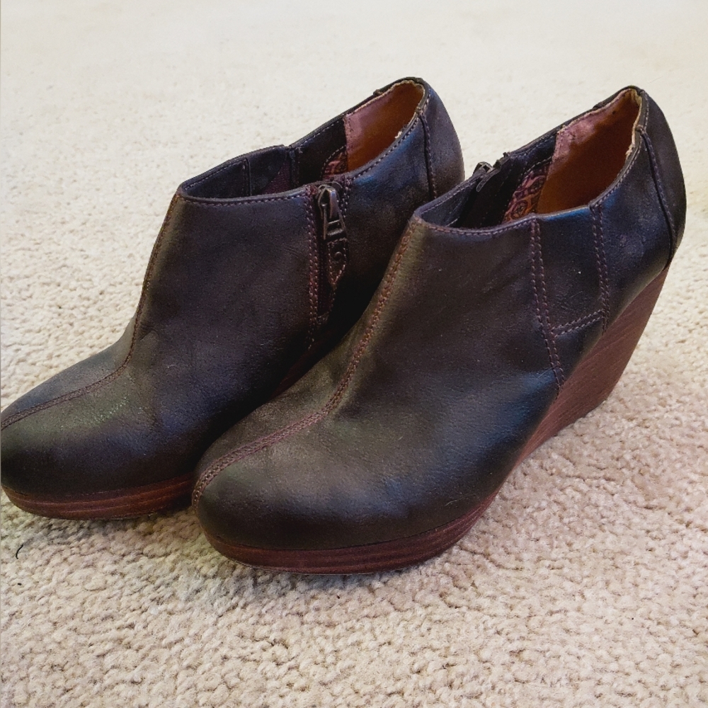 Brown leather Dr Scholl's wedge booties size 9.5